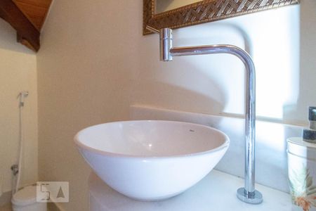 Casa de condomínio à venda com 400m², 4 quartos e 2 vagas Casa de condomínio à venda com 400m², 4 quartos e 2 vagasBanheiro