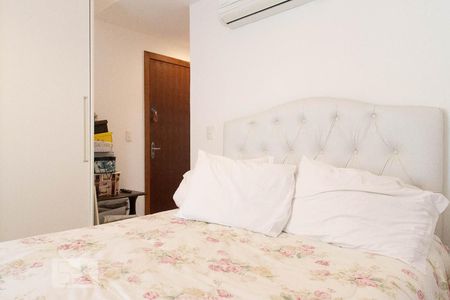 Casa de condomínio à venda com 400m², 4 quartos e 2 vagas Casa de condomínio à venda com 400m², 4 quartos e 2 vagasSuíte 1