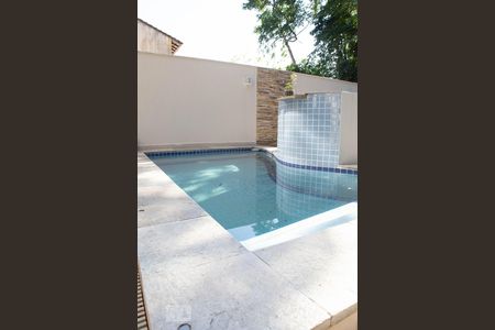 Casa de condomínio à venda com 400m², 4 quartos e 2 vagas Casa de condomínio à venda com 400m², 4 quartos e 2 vagasÁrea gourmet - Piscina