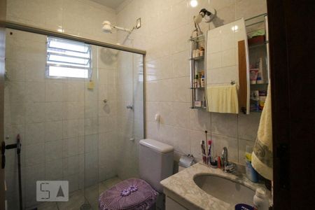 Casa à venda com 150m², 3 quartos e 2 vagasBanheiro do quarto 1