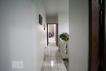 Casa à venda com 150m², 3 quartos e 2 vagasCorredor dos quartos