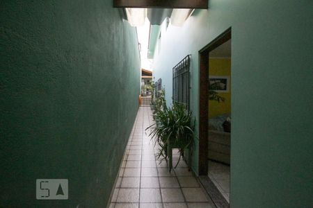 Casa à venda com 150m², 3 quartos e 2 vagasCorredor lateral