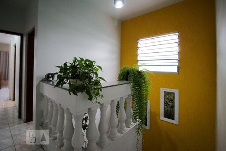 Casa à venda com 150m², 3 quartos e 2 vagasEscada