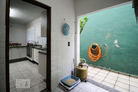 Casa à venda com 150m², 3 quartos e 2 vagasÁrea de serviço