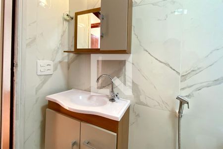 Banheiro social de apartamento para alugar com 1 quarto, 40m² em Santo Agostinho, Belo Horizonte