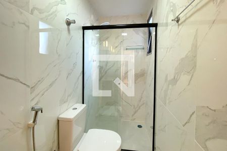 Banheiro de apartamento para alugar com 1 quarto, 40m² em Santo Agostinho, Belo Horizonte