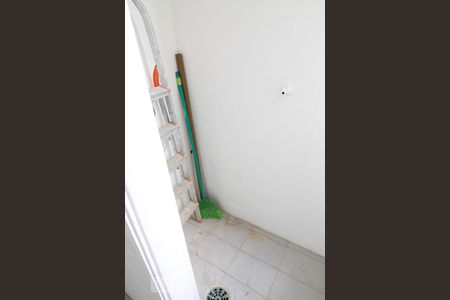 Apartamento para alugar com 76m², 2 quartos e sem vaga Apartamento para alugar com 76m², 2 quartos e sem vagaCozinha / Lavanderia