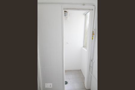 Apartamento para alugar com 76m², 2 quartos e sem vaga Apartamento para alugar com 76m², 2 quartos e sem vagaCozinha / Lavanderia