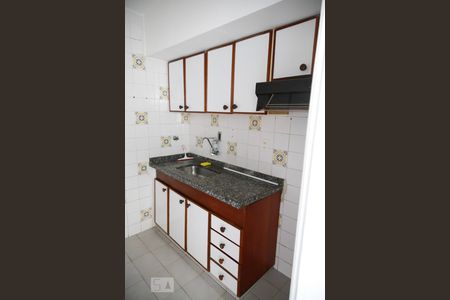 Apartamento para alugar com 76m², 2 quartos e sem vaga Apartamento para alugar com 76m², 2 quartos e sem vagaCozinha / Lavanderia