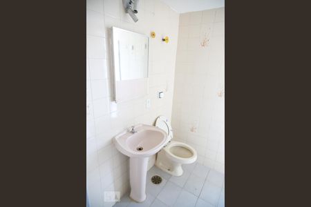 Apartamento para alugar com 76m², 2 quartos e sem vaga Apartamento para alugar com 76m², 2 quartos e sem vagaBanheiro