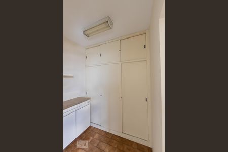 Apartamento à venda com 77m², 2 quartos e 1 vagaBanheiro serviço