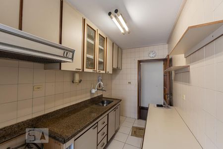 Apartamento à venda com 77m², 2 quartos e 1 vagaCozinha