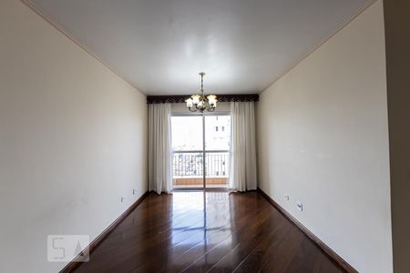 Apartamento à venda com 77m², 2 quartos e 1 vagaSala