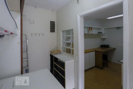 Casa para alugar com 100m², 2 quartos e 1 vaga Casa para alugar com 100m², 2 quartos e 1 vagaLavanderia