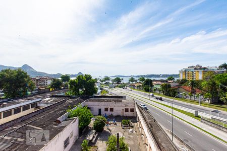 Vista da Sala  de apartamento à venda com 2 quartos, 69m² em Charitas, Niterói