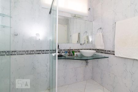 BANHEIRO SUITE de apartamento para alugar com 3 quartos, 136m² em Costa Azul, Salvador