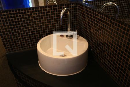 Lavabo de casa à venda com 4 quartos, 336m² em Jardim Vitoria Regia (zona Oeste), São Paulo