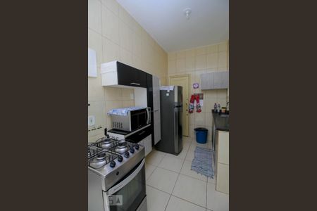 Apartamento para alugar com 85m², 3 quartos e sem vaga Apartamento para alugar com 85m², 3 quartos e sem vagaCozinha - Armários