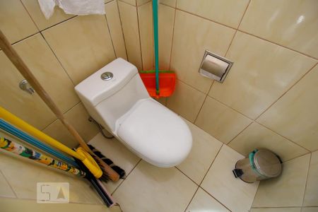 Apartamento para alugar com 85m², 3 quartos e sem vaga Apartamento para alugar com 85m², 3 quartos e sem vagaBanheiro de Serviço