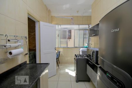 Apartamento para alugar com 85m², 3 quartos e sem vaga Apartamento para alugar com 85m², 3 quartos e sem vagaCozinha - Armários