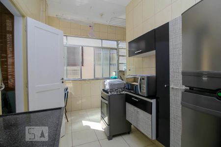 Apartamento para alugar com 85m², 3 quartos e sem vaga Apartamento para alugar com 85m², 3 quartos e sem vagaCozinha - Armários