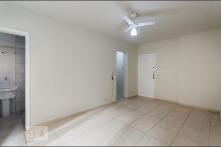 Sala e quarto de kitnet/studio para alugar com 1 quarto, 35m² em Embaré, Santos