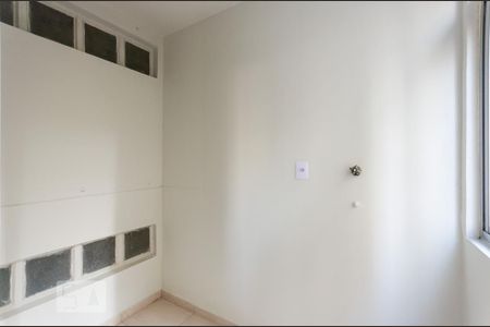 Escritório de kitnet/studio para alugar com 1 quarto, 35m² em Embaré, Santos