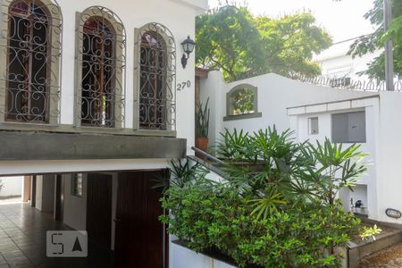Casa à venda com 176m², 3 quartos e 4 vagasFachada