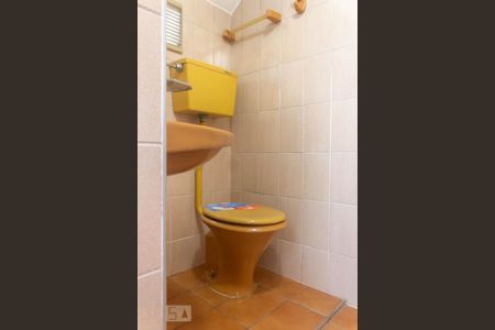 Casa à venda com 176m², 3 quartos e 4 vagasBanheiro de Serviço