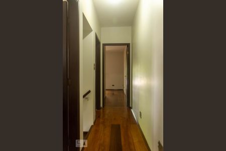 Casa à venda com 176m², 3 quartos e 4 vagasCorredor