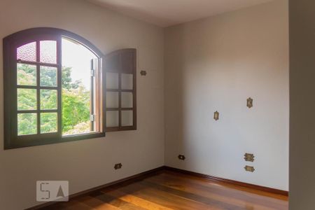 Casa à venda com 176m², 3 quartos e 4 vagasSuíte