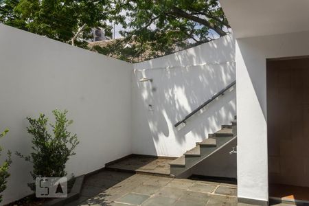 Casa à venda com 176m², 3 quartos e 4 vagasChurrasqueira