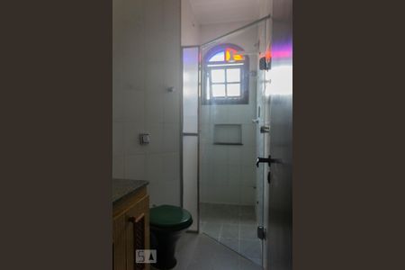 Casa à venda com 176m², 3 quartos e 4 vagasBanheiro