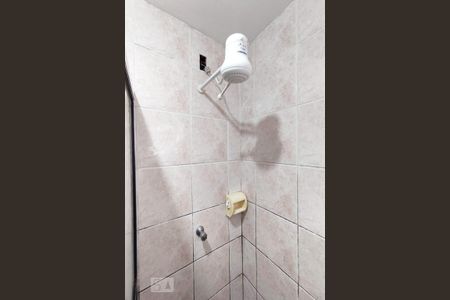 Banheiro de kitnet/studio para alugar com 1 quarto, 28m² em São José, Canoas
