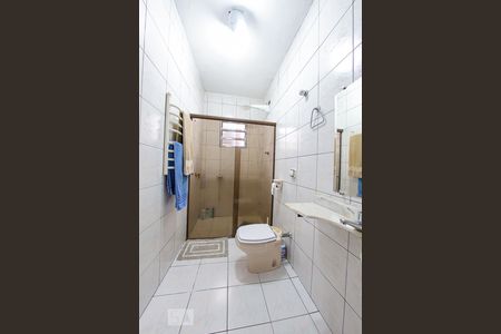 Casa à venda com 203m², 4 quartos e 2 vagas Casa à venda com 203m², 4 quartos e 2 vagasBanheiro