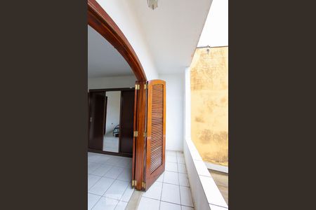 Casa à venda com 203m², 4 quartos e 2 vagas Casa à venda com 203m², 4 quartos e 2 vagasSacada da Suite