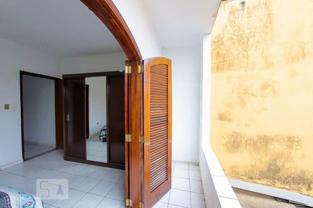 Casa à venda com 203m², 4 quartos e 2 vagas Casa à venda com 203m², 4 quartos e 2 vagasSacada da Suite