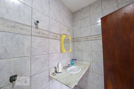 Casa à venda com 203m², 4 quartos e 2 vagas Casa à venda com 203m², 4 quartos e 2 vagasBanheiro da Suite