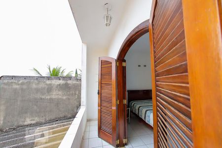 Casa à venda com 203m², 4 quartos e 2 vagas Casa à venda com 203m², 4 quartos e 2 vagasSacada da Suite