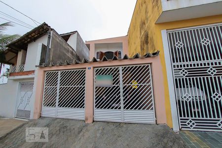 Casa à venda com 203m², 4 quartos e 2 vagas Casa à venda com 203m², 4 quartos e 2 vagasFachada