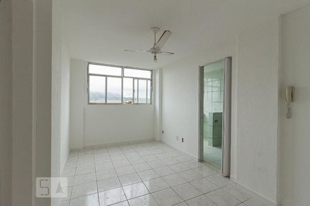 Sala de apartamento para alugar com 1 quarto, 48m² em Campo Grande, Rio de Janeiro