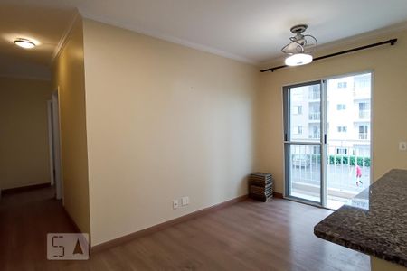 Sala de apartamento à venda com 2 quartos, 58m² em Jardim Tupanci, Barueri