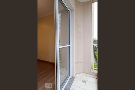 Varanda da sala de apartamento à venda com 2 quartos, 58m² em Jardim Tupanci, Barueri
