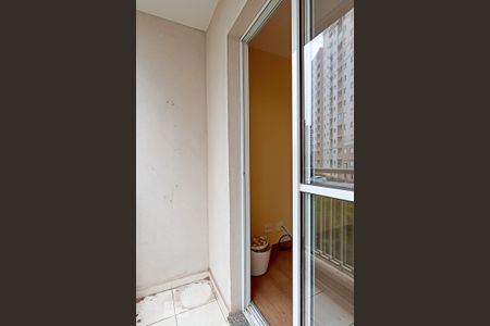 Varanda da sala de apartamento à venda com 2 quartos, 58m² em Jardim Tupanci, Barueri