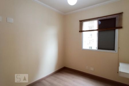 Quarto de apartamento à venda com 2 quartos, 58m² em Jardim Tupanci, Barueri