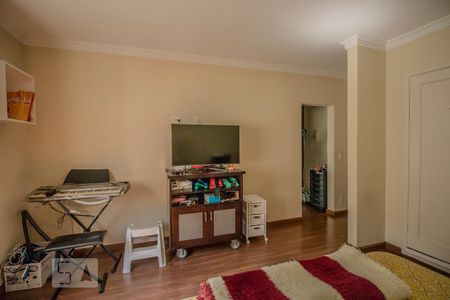 Casa à venda com 200m², 3 quartos e 2 vagasSuíte