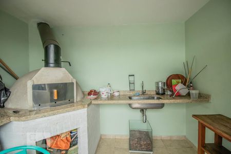 Casa à venda com 200m², 3 quartos e 2 vagasQuintal - Churrasqueira