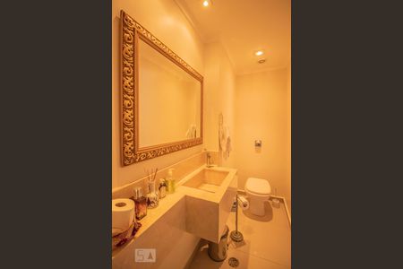 Casa à venda com 200m², 3 quartos e 2 vagasLavabo