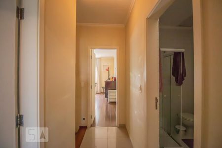 Casa à venda com 200m², 3 quartos e 2 vagasCorredor