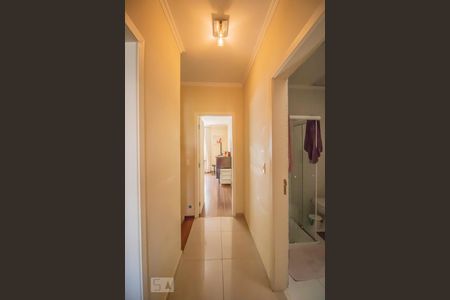 Casa à venda com 200m², 3 quartos e 2 vagasCorredor